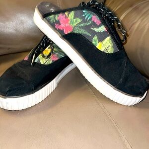 TOMS Cordones with Floral Print Flats,Women’s Size 10W
